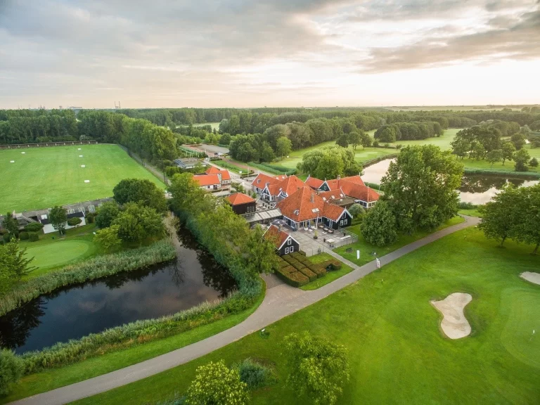 25-Golfbaan-Spaarnwoude-Drone-Clubhuis