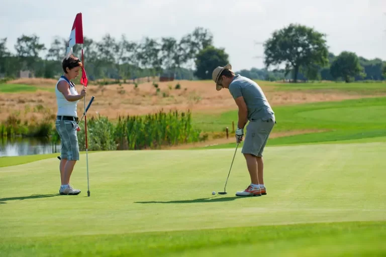 3-Golfbaan-Landgoed-Bergvliet-Golfer-Vlag